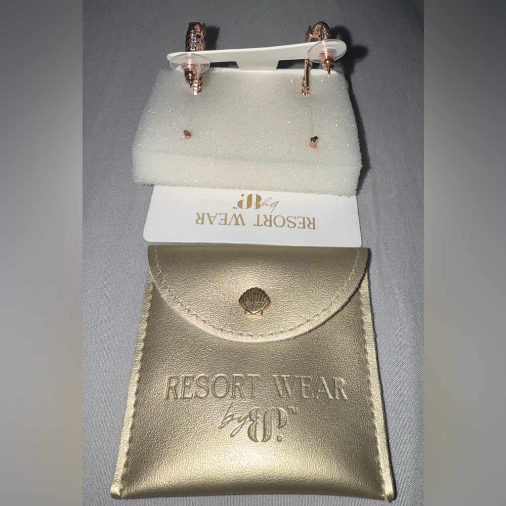 Bomb Party Resort Wear earrings - Picture 4 of 5
